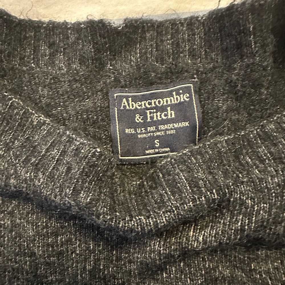 Abercrombie & Fitch Gray Crewneck Sweater